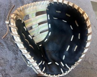 Easton Synergy Elite Softball First Base Mitt