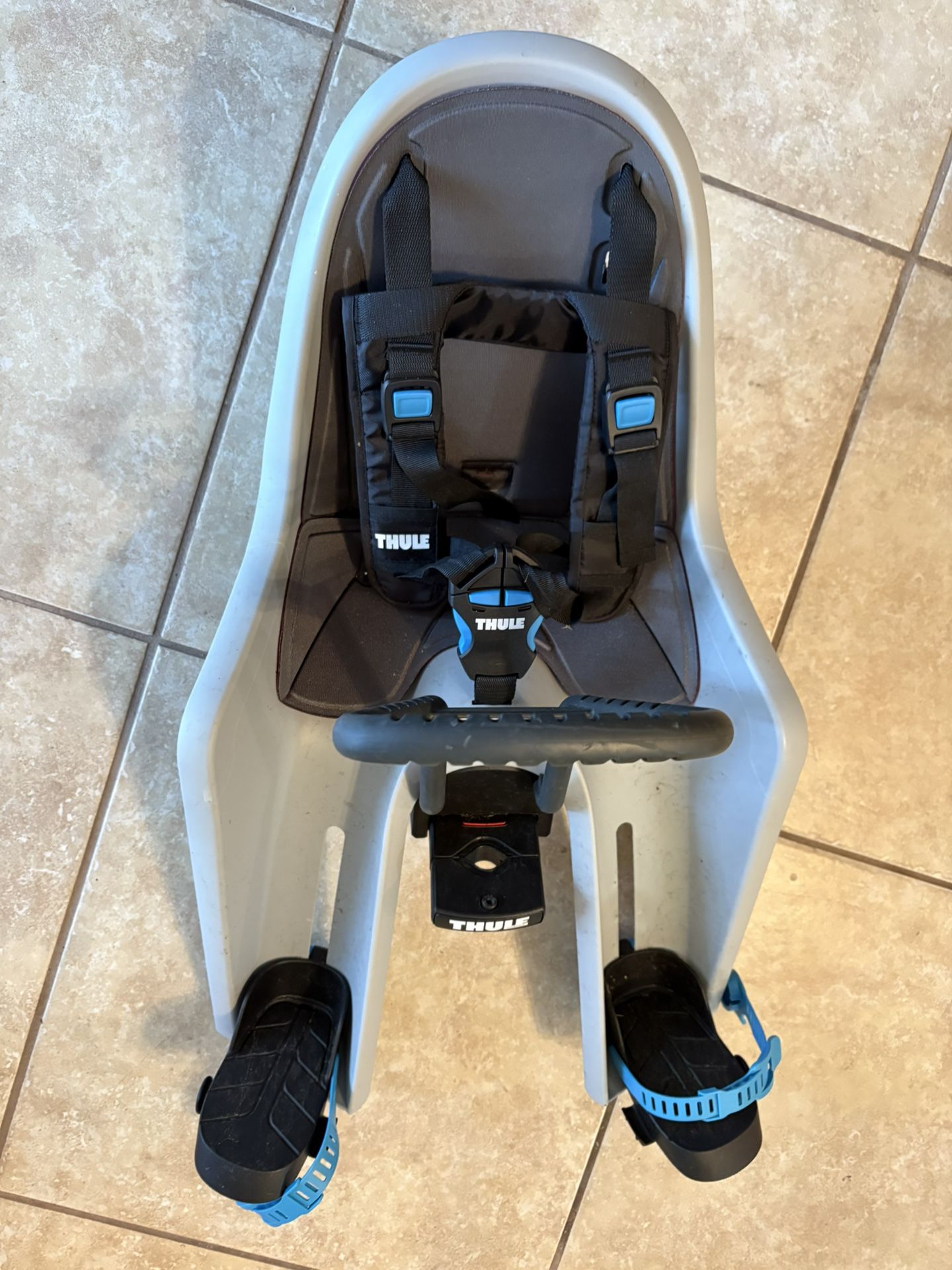 Thule RideAlong Mini Child Bike Seat Adjustable Straps Baby Toddler Up To 33lbs