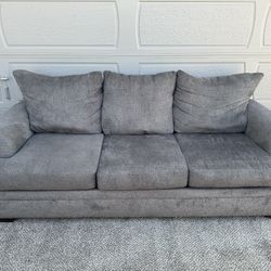 Free Delivery!! Modern Style Couch 