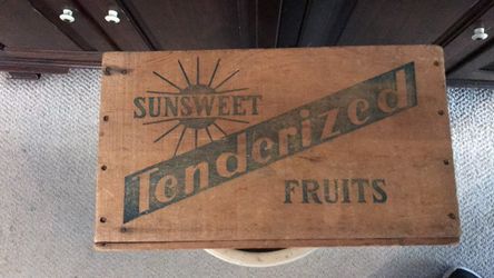 Vintage Wood Sunset California Figs Crate - Berwyn Pick Up 