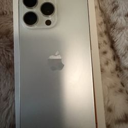 Iphone 15 Pro max White 256GB Unlocked