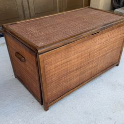 Beautiful Stylish Dresser – Sold As Is