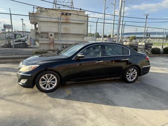 2013 Hyundai Genesis