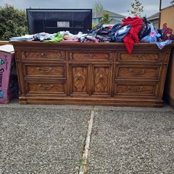 Solid Wood Dresser w/mirror