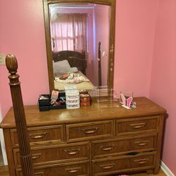 Dresser With Mirror 