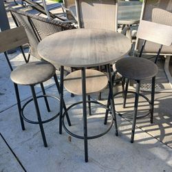 3-pice Pud- Table Set! Must Go!