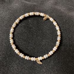 Bracelet White Glass Beads & Gold Beads