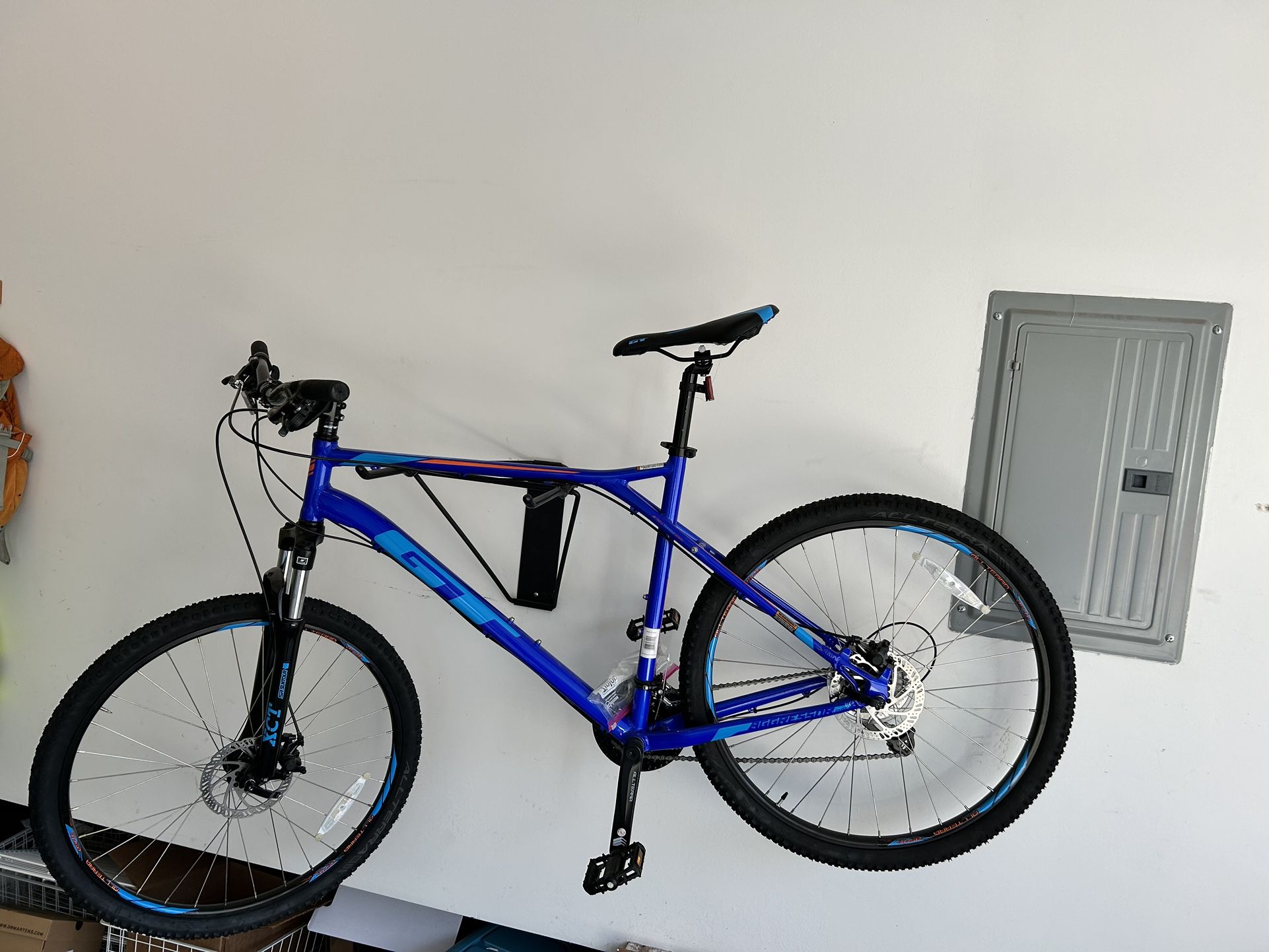 GT Adult Aggressor Pro Mountain Bike XL 21inch Frame