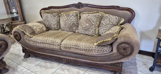 Elegant Sofa Set