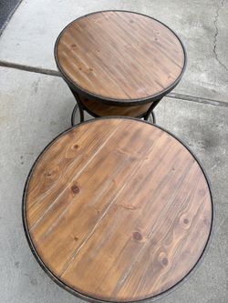 $$ Reduced - 3-piece set / Ashley Furniture Nartina - Round Cocktail Table and Two End Tables