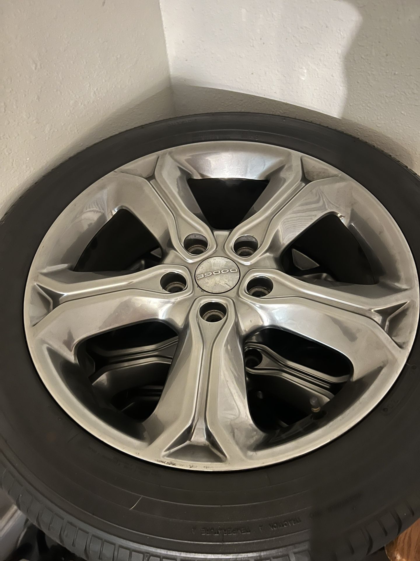 2017 Dodge Journey Rim & Tires