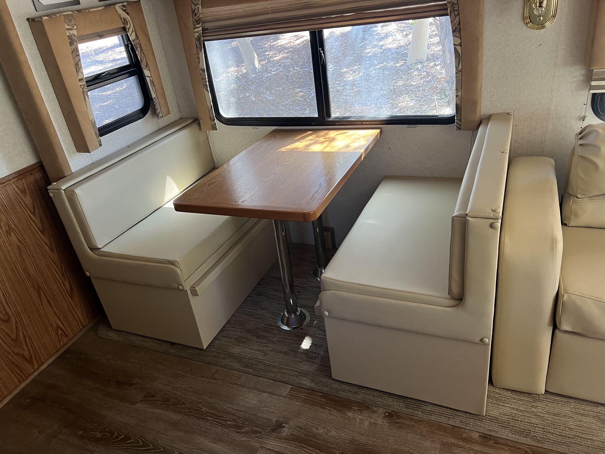 RV  Dinette Both