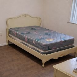 Twin Bed Frame with Mattress & Boxspring