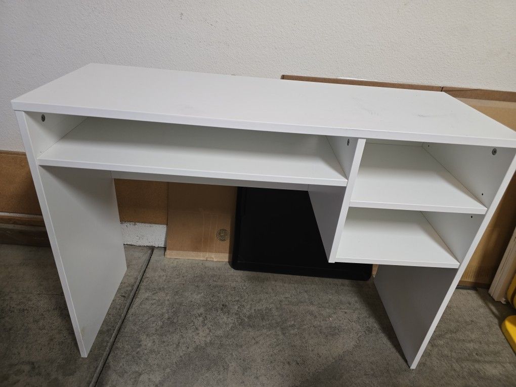 Student Desk, 40" Wide, 15" Deep, 30" Tall