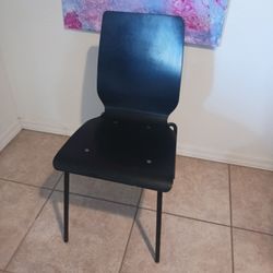 Clean new black modern desk/ vanity chair asking $30 cash must pick up Broadway and apache buckeye az