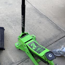 Daytona 3 ton floor jack