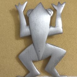 J J Janette Stamped Vintage Frog Brooch