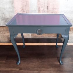 Vintage accent table w pull out writing space