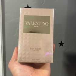 Born In Roma The Gold Valentino