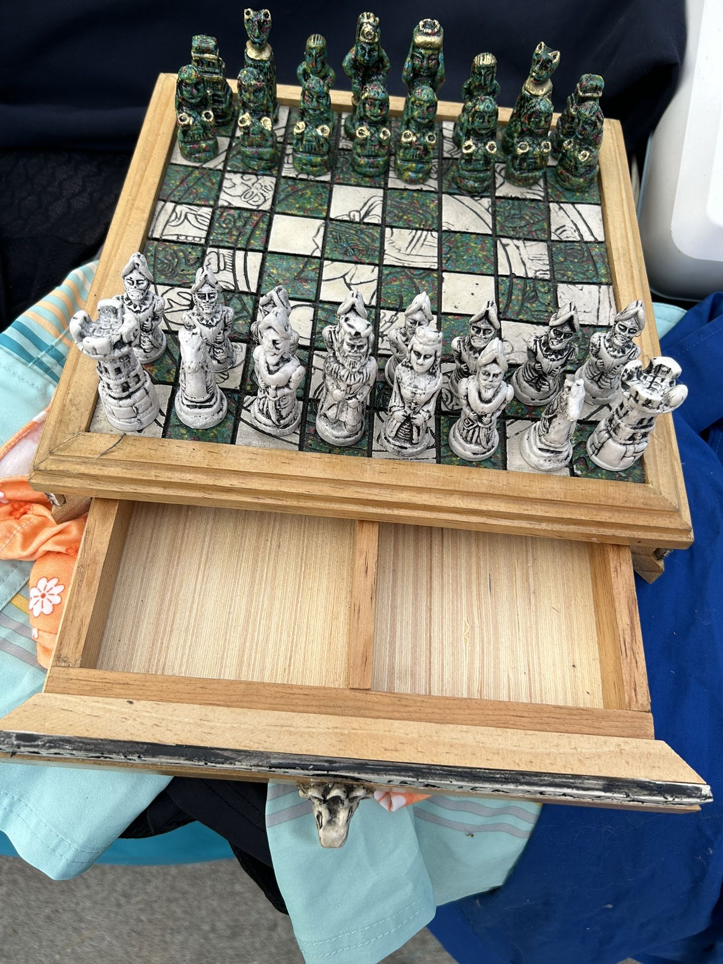Vintage Mayac Aztec Chess Set Not Free