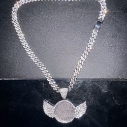 Memorial Portrait Chain-$10