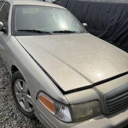 2011 Ford Crown Victoria Part Out