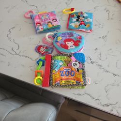 4 DISNEY CRINKLE SOFT BOOKS SEE DESCRIPTION 