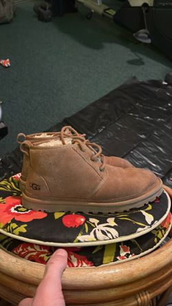 UGG Women's Australia Neumel Size 9 Boot - Chestnut