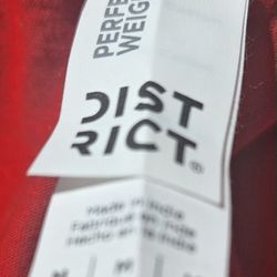 (BB - 9)  DISTRICT WOMEN'S V-NECK T-SHIRT RED SIZE MEDIUM 