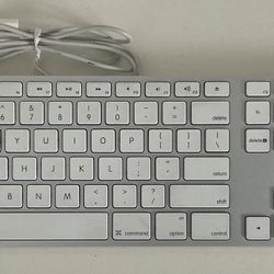 GENUINE Apple A1243 Wired USB Keyboard White Aluminum MB110LL/A Numeric Keypad