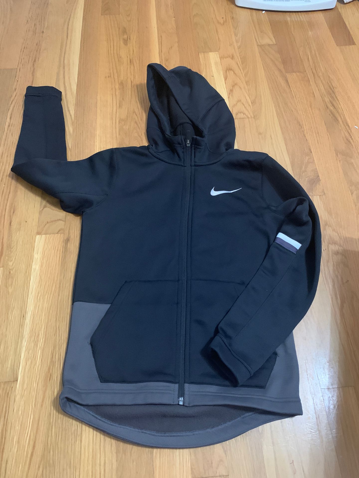 Nike boy jacket size L