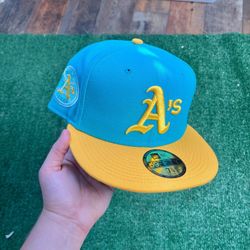 Exclusive two tone SOLD OUT NEW ERA 59fifty OAKLAND ATHLETICS 1973 WORLD SERIES SPEARMINT UV (TEAL/GOLD) not hat club Fitted Hat  •Size : 7 1/8 •Brand