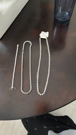 Tennis bracelet