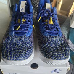 Curry 10 Size 11.5 Dubs Color Way