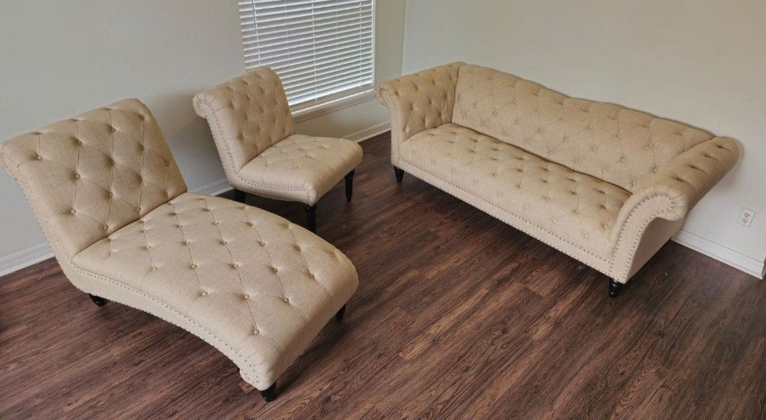 AMERICAN SIGNATURE SOFA CHAIR AND CHAISE