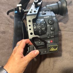 Canon C300 Body