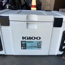 MUST SELL!! IGLOO 72 Quart Leeward Hard Cooler 