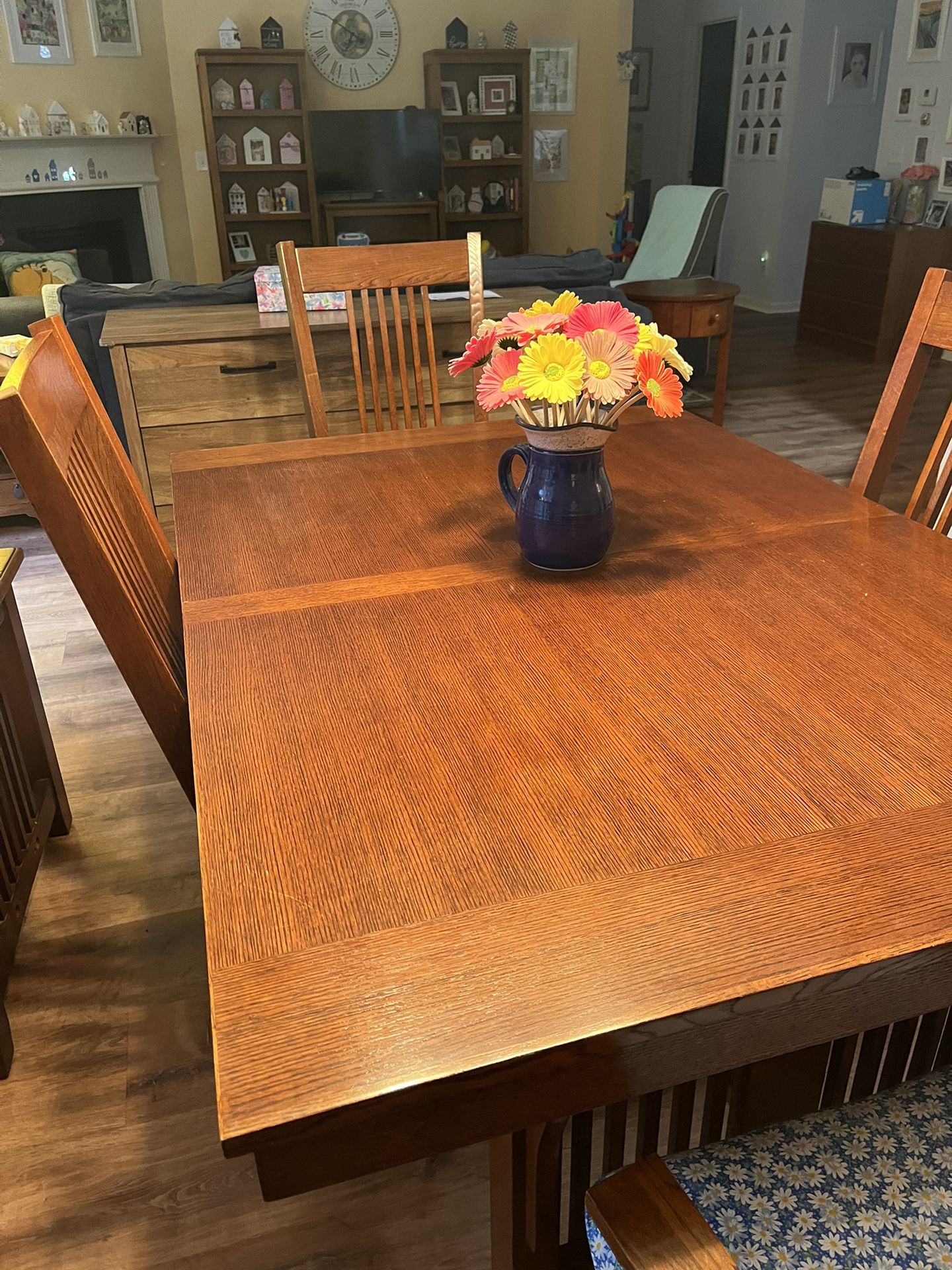 Solid Wood Dining Room Table With 6 Chairs In Great Condition $350. 