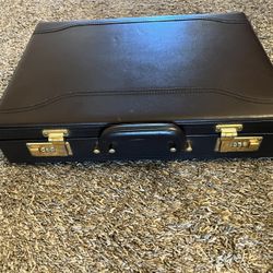 Locking Briefcase w /small  Laptop Case Incld