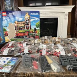New Disney Lego 71044: Disney Train and Station (71044)