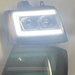 07-14 Chevy Chevrolet Tahoe /  Suburban / Avalanche LED C-style Projector Replacement Pair  Headlights Headlamps Calaveras De Enfrente Farros 