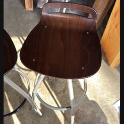 2 Bar Stools 
