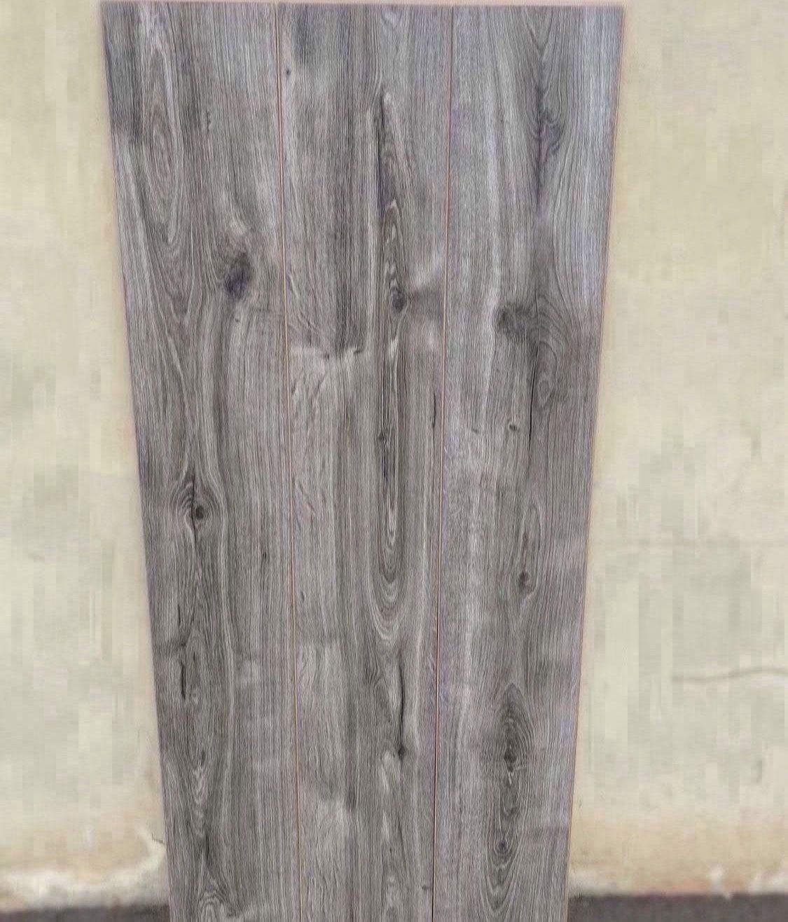 Kettle Hill Oak 14 mm T x 7.6 in. W Waterproof Laminate Wood Flooring