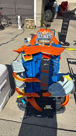 Hot wheels garage $5