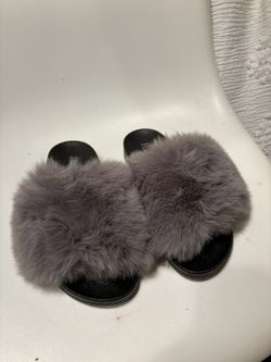 Grey Fluffy Slides Size 7