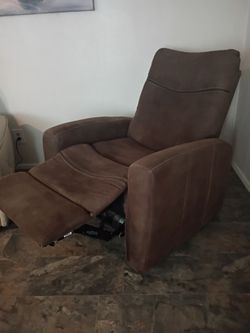 FREE POWER RECLINER *STUCK*