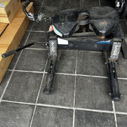 Reese 5th Wheel Slider