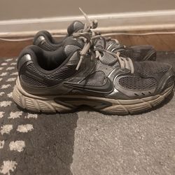Grey Nike size 9