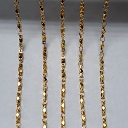 10 Yards Square Bead Chain: Electro Plated Gold Chain. / Cadena De Cuadros. En Baño De Oro.
