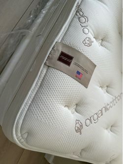 Saatva King Mattress